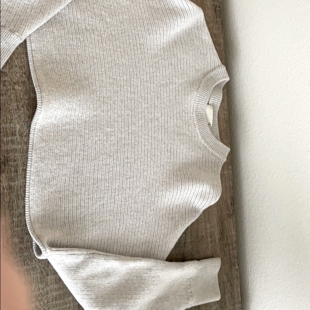 Aritzia wilfred sweater